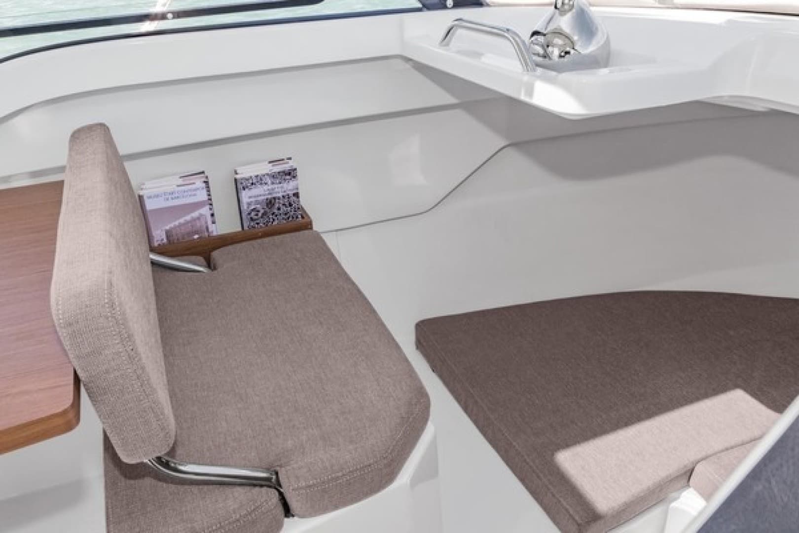 2026 Beneteau Antares 7