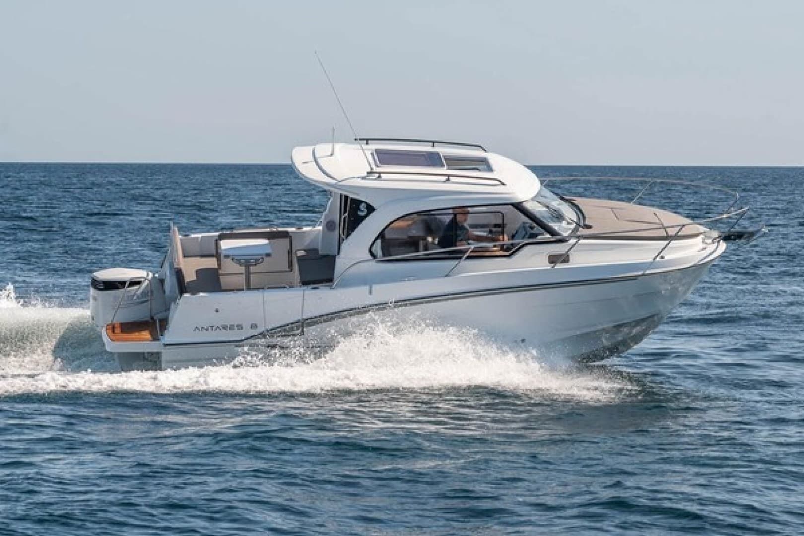 2026 Beneteau Antares 8