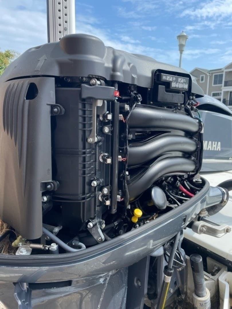 2015 Yellowfin 24 Bay