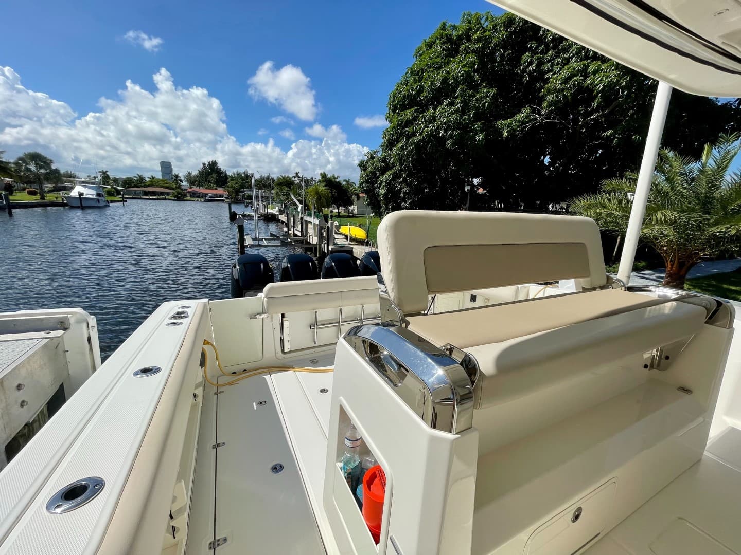 2016 Boston Whaler 420 Outrage