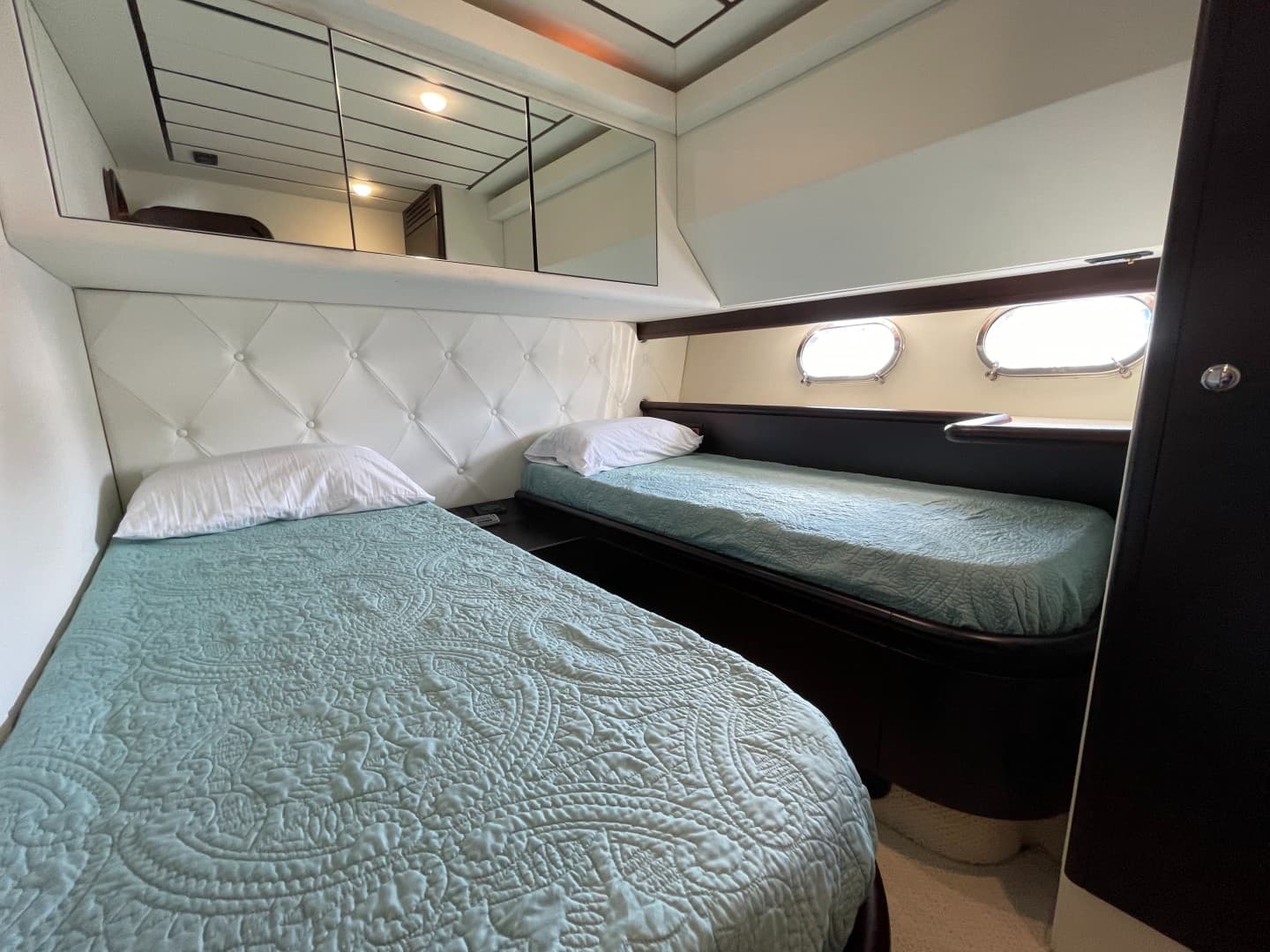 2001 Ferretti Yachts 680