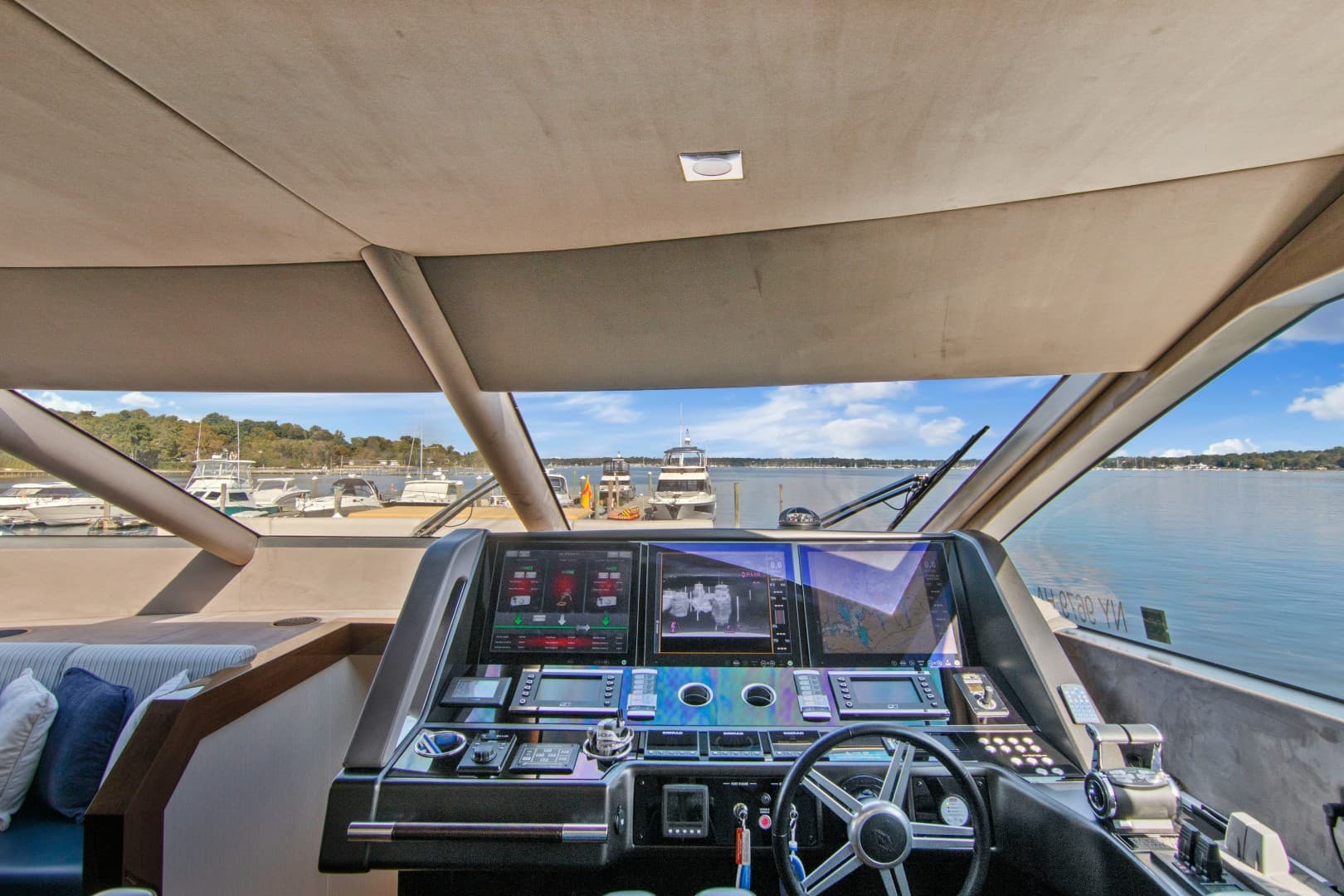 2019 Sunseeker 86 Yacht