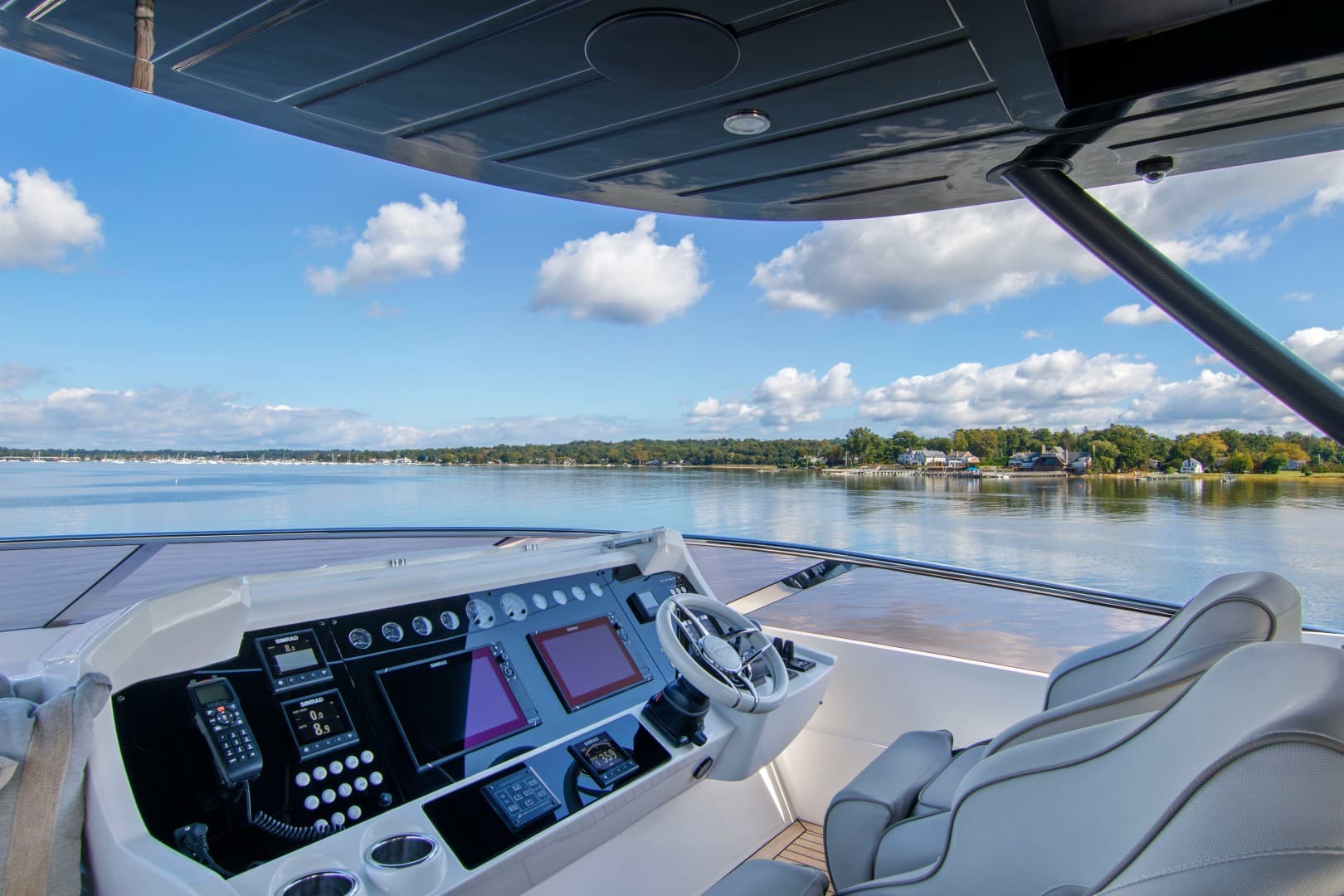 2019 Sunseeker 86 Yacht