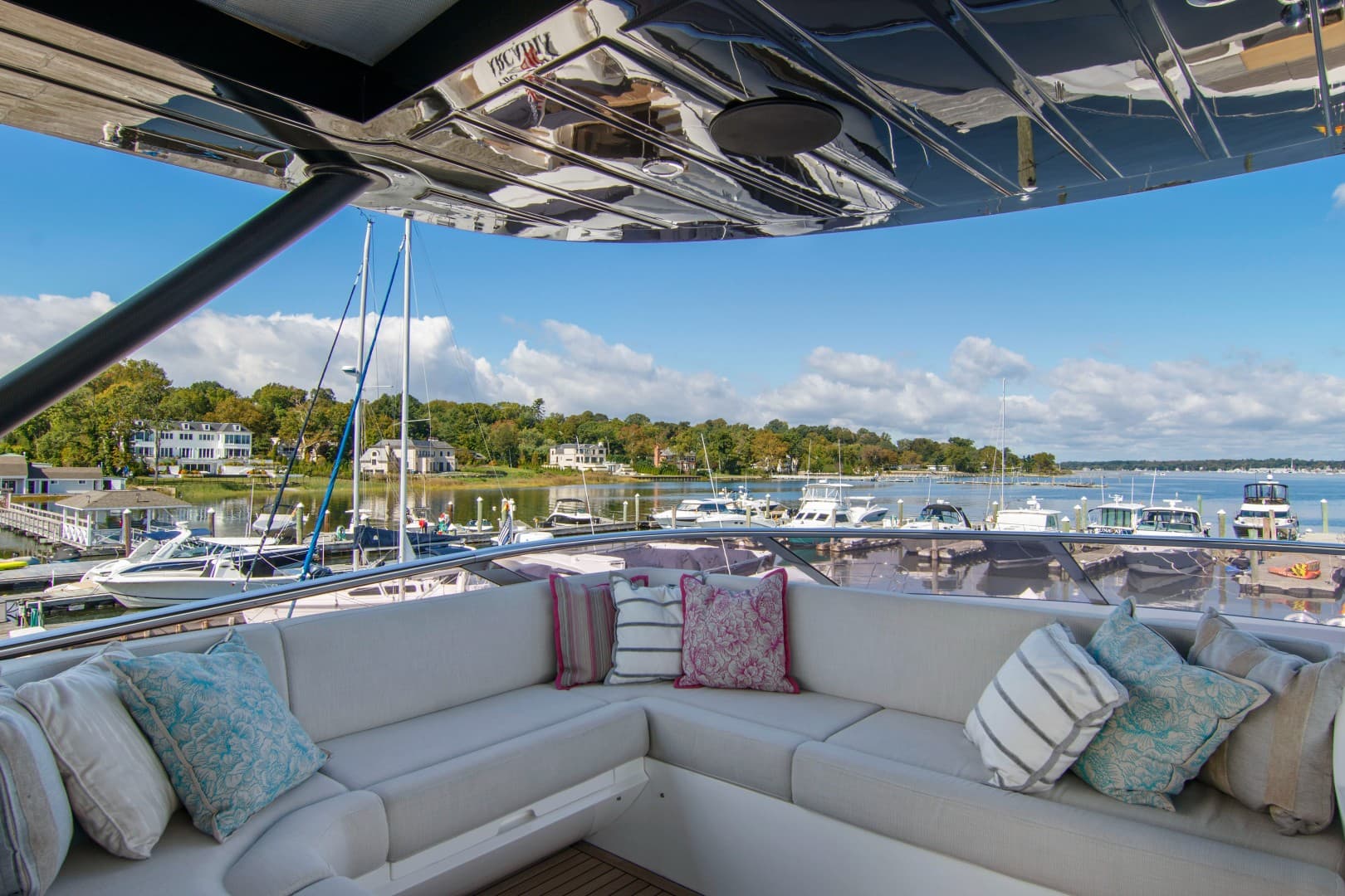 2019 Sunseeker 86 Yacht