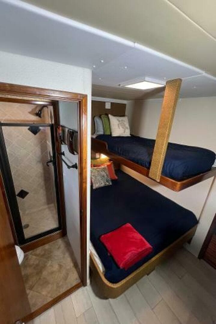 1983 Knight & Carver Custom Trideck