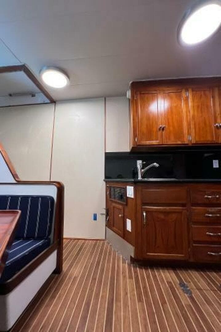 1983 Knight & Carver Custom Trideck