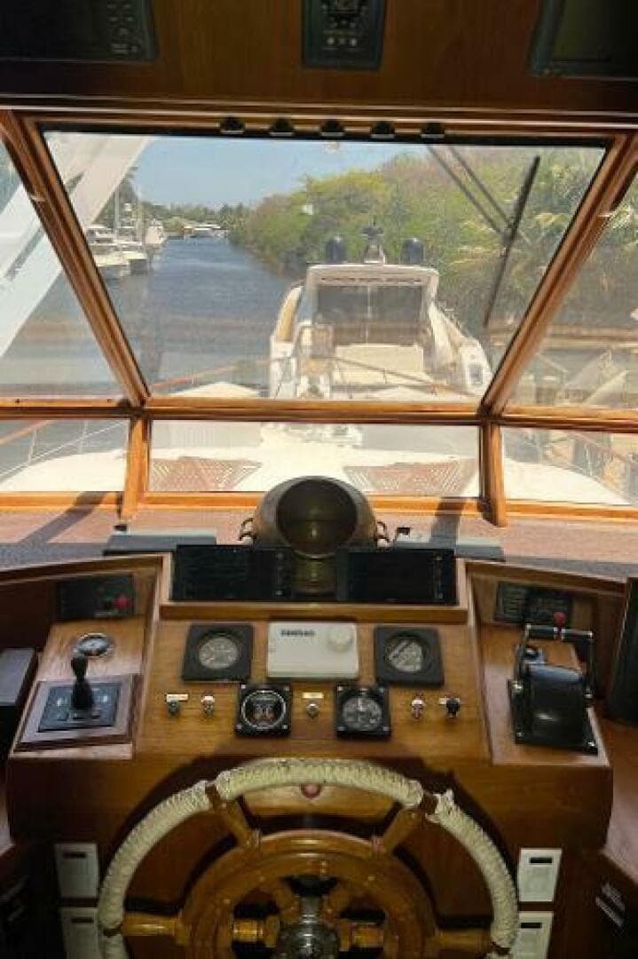 1983 Knight & Carver Custom Trideck