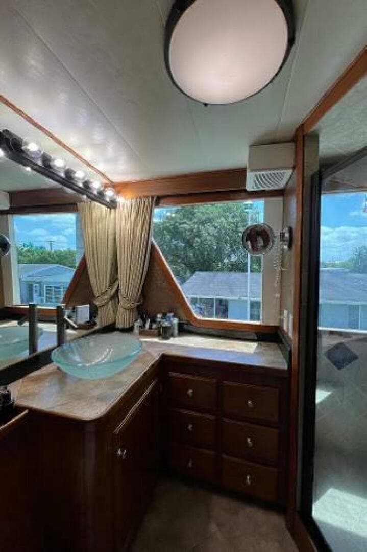 1983 Knight & Carver Custom Trideck