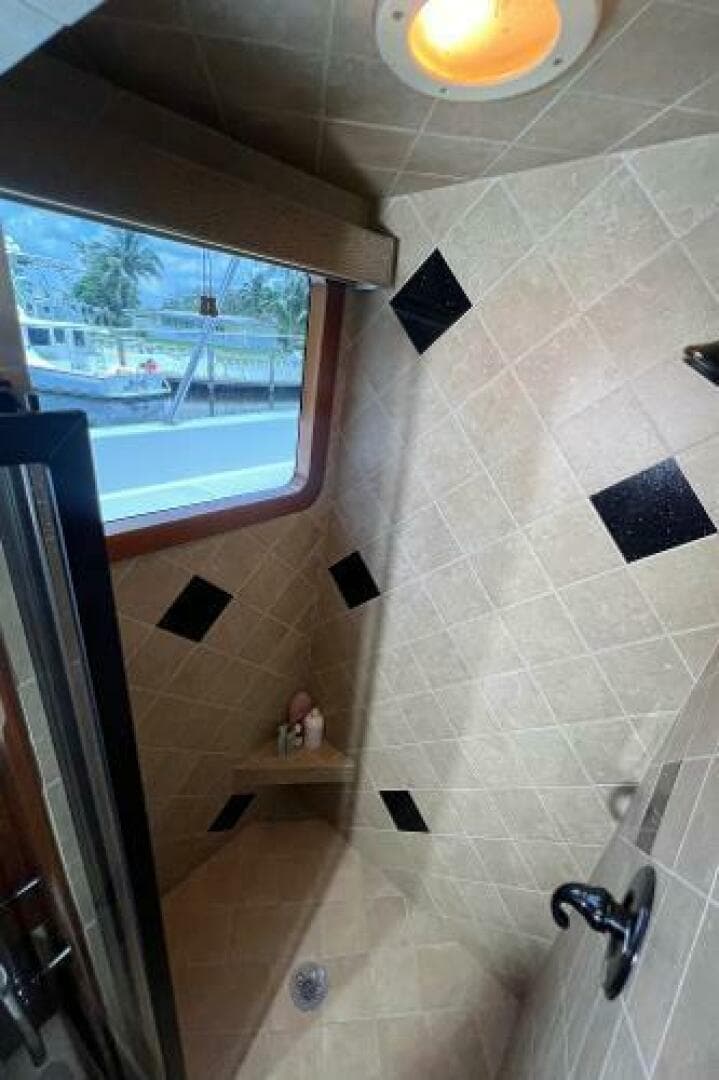 1983 Knight & Carver Custom Trideck