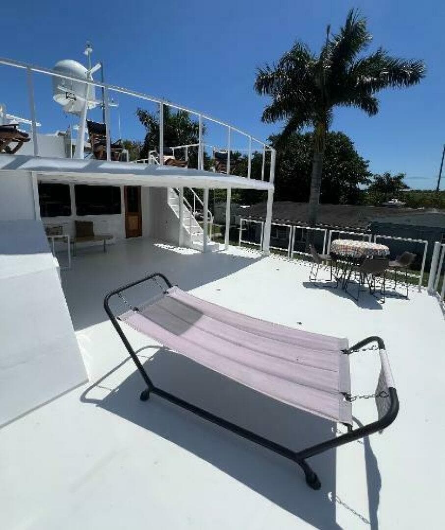 1983 Knight & Carver Custom Trideck