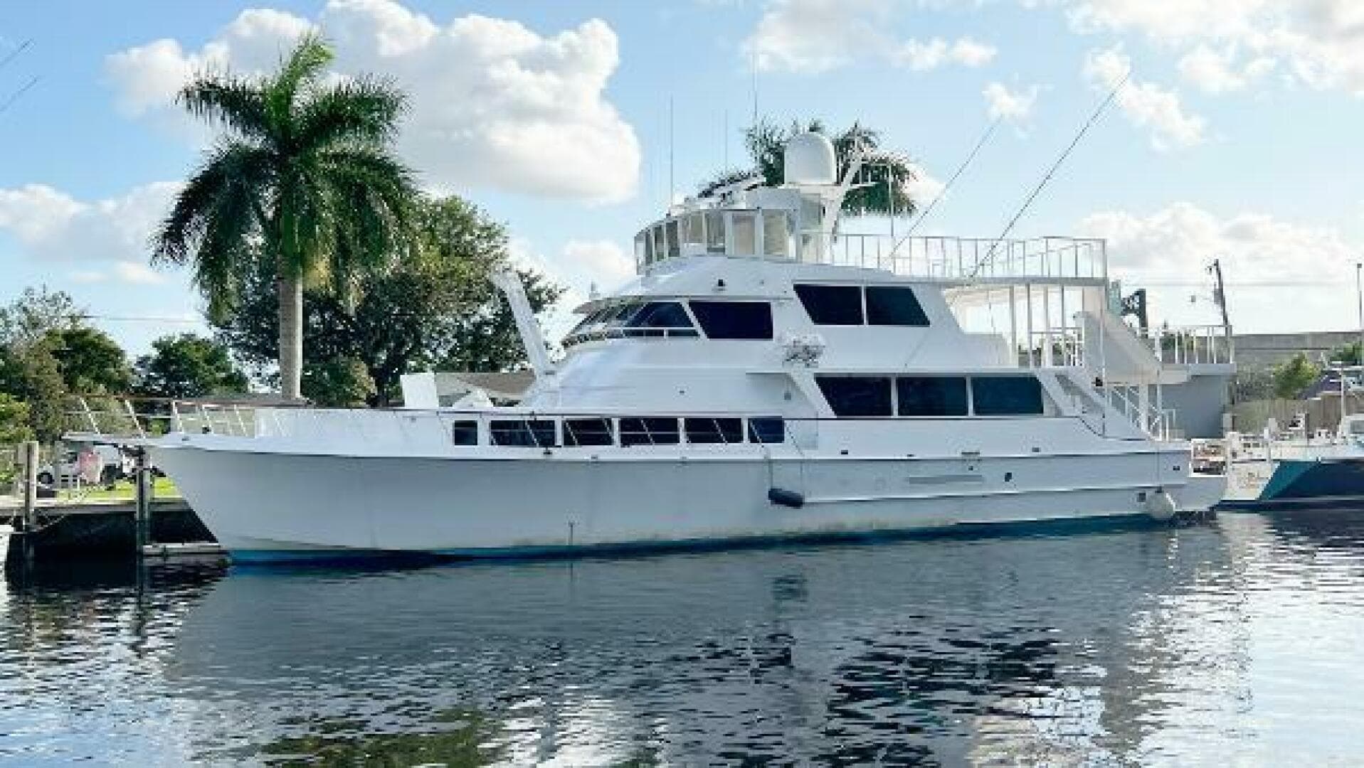 1983 Knight & Carver Custom Trideck