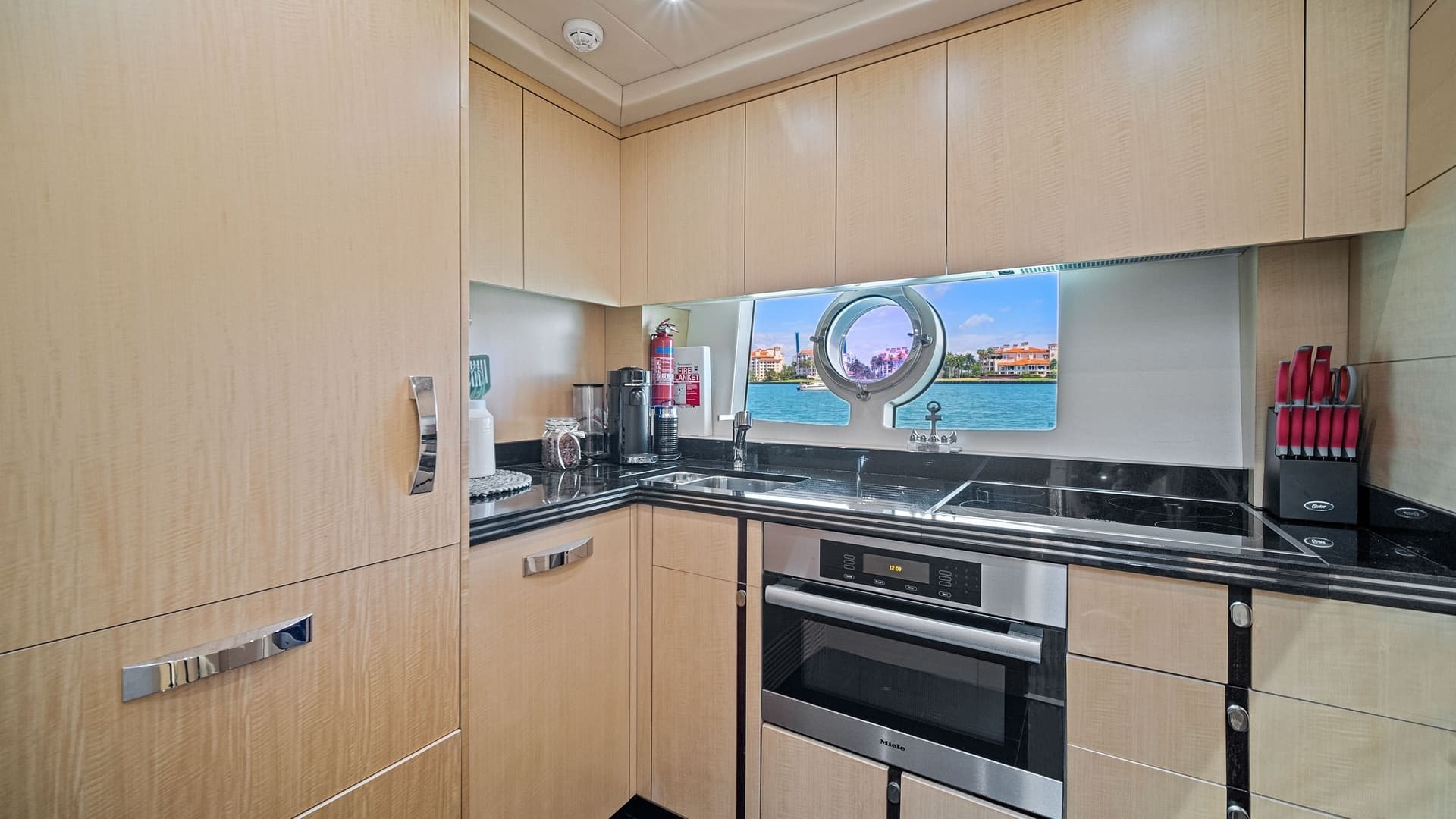 2013 Sunseeker 80 Predator