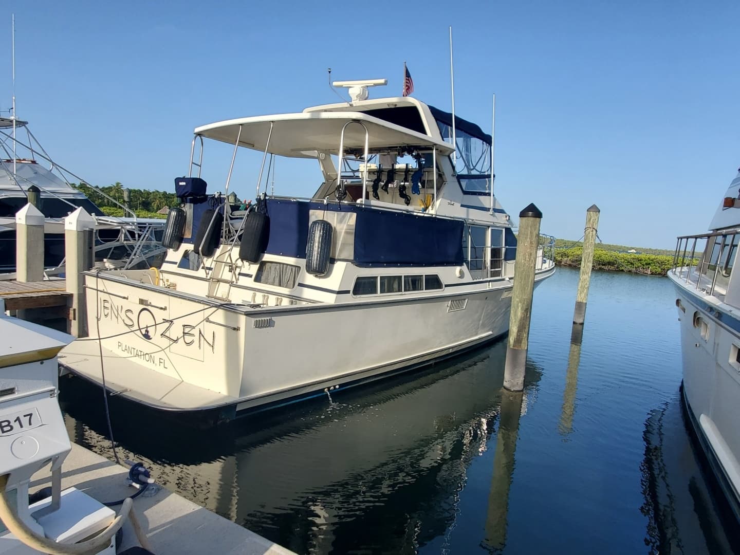 1989 Tollycraft Cockpit Motor Yacht