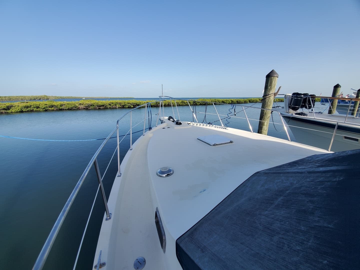 1989 Tollycraft Cockpit Motor Yacht