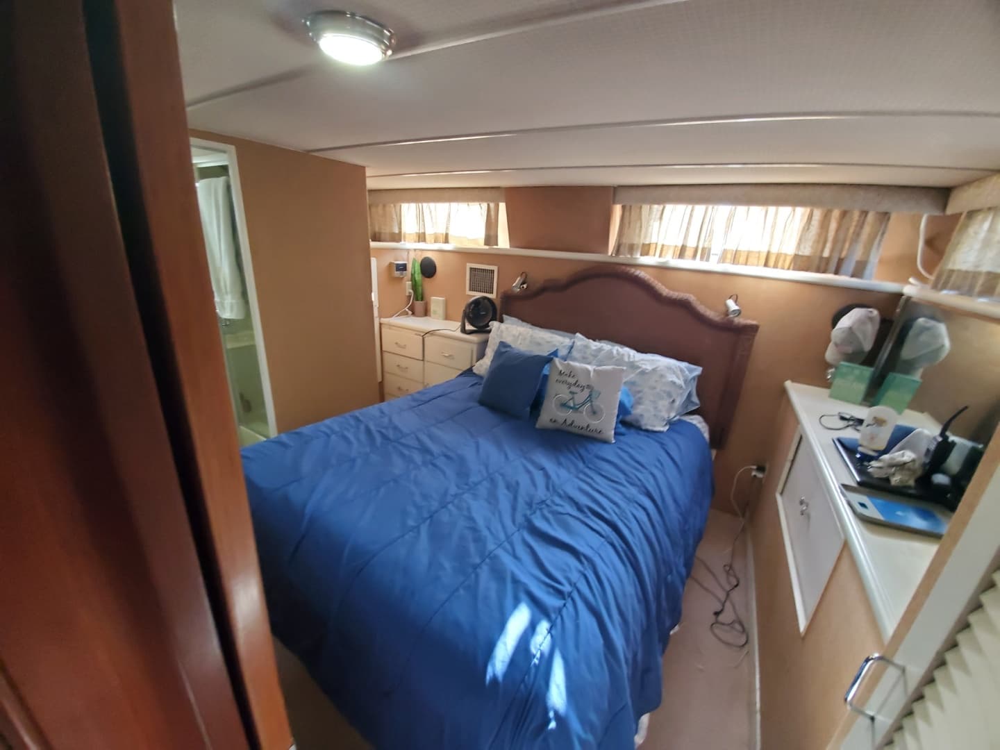 1989 Tollycraft Cockpit Motor Yacht