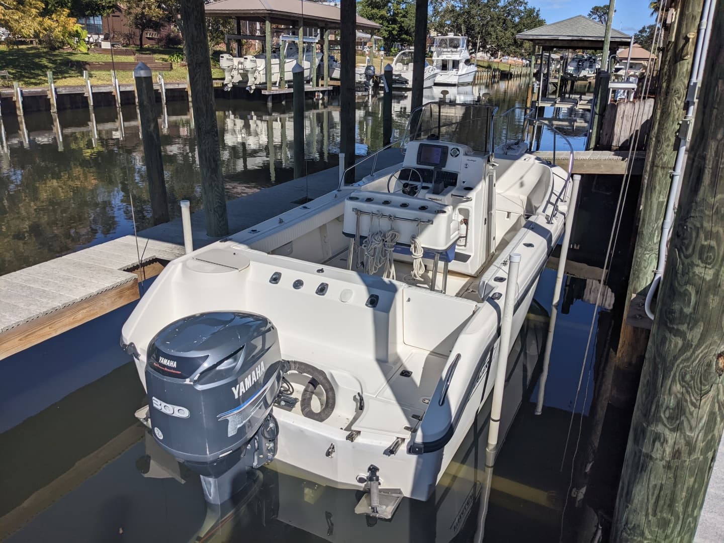 1998 Boston Whaler 23 Outrage