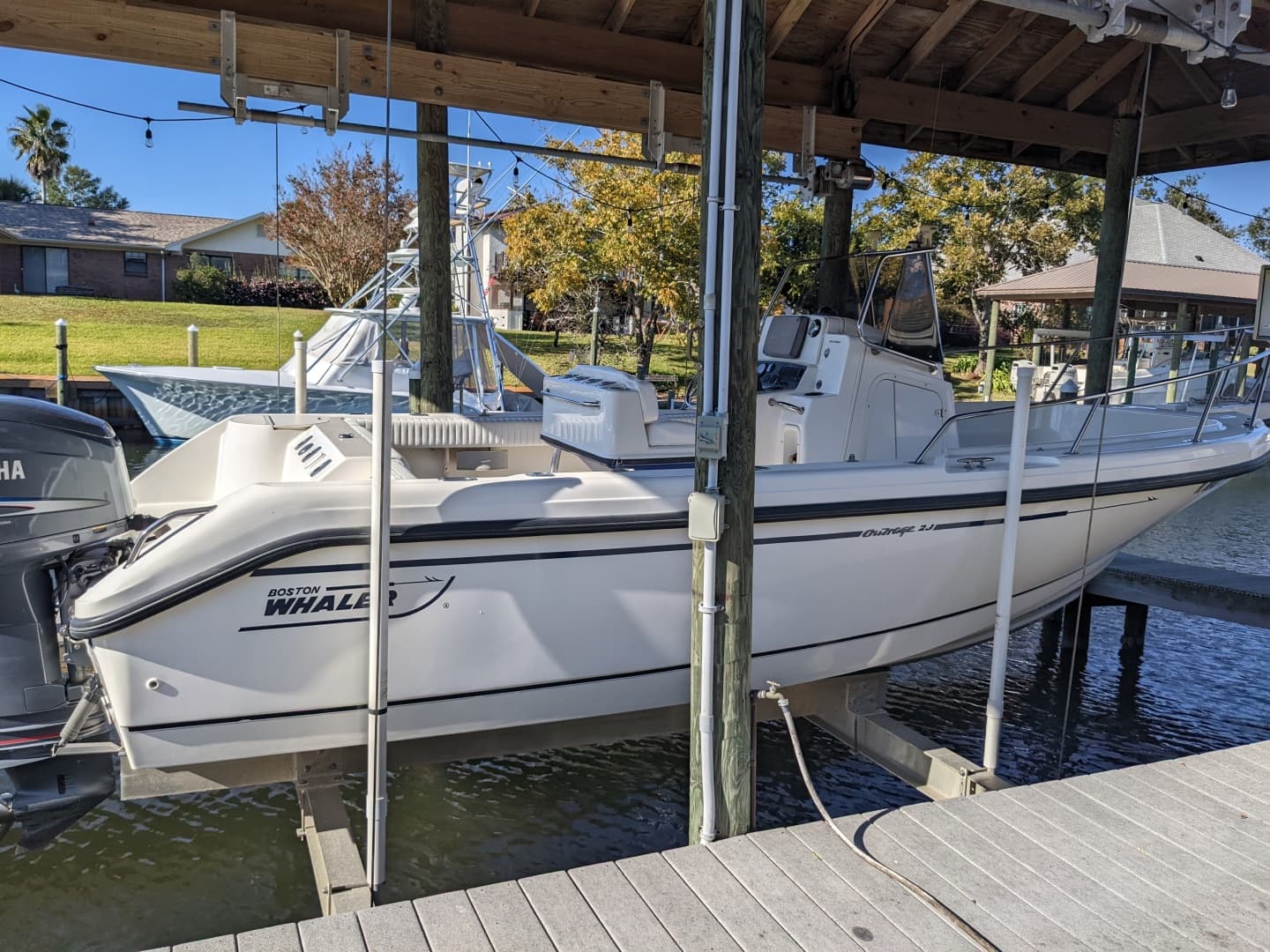 1998 Boston Whaler 23 Outrage