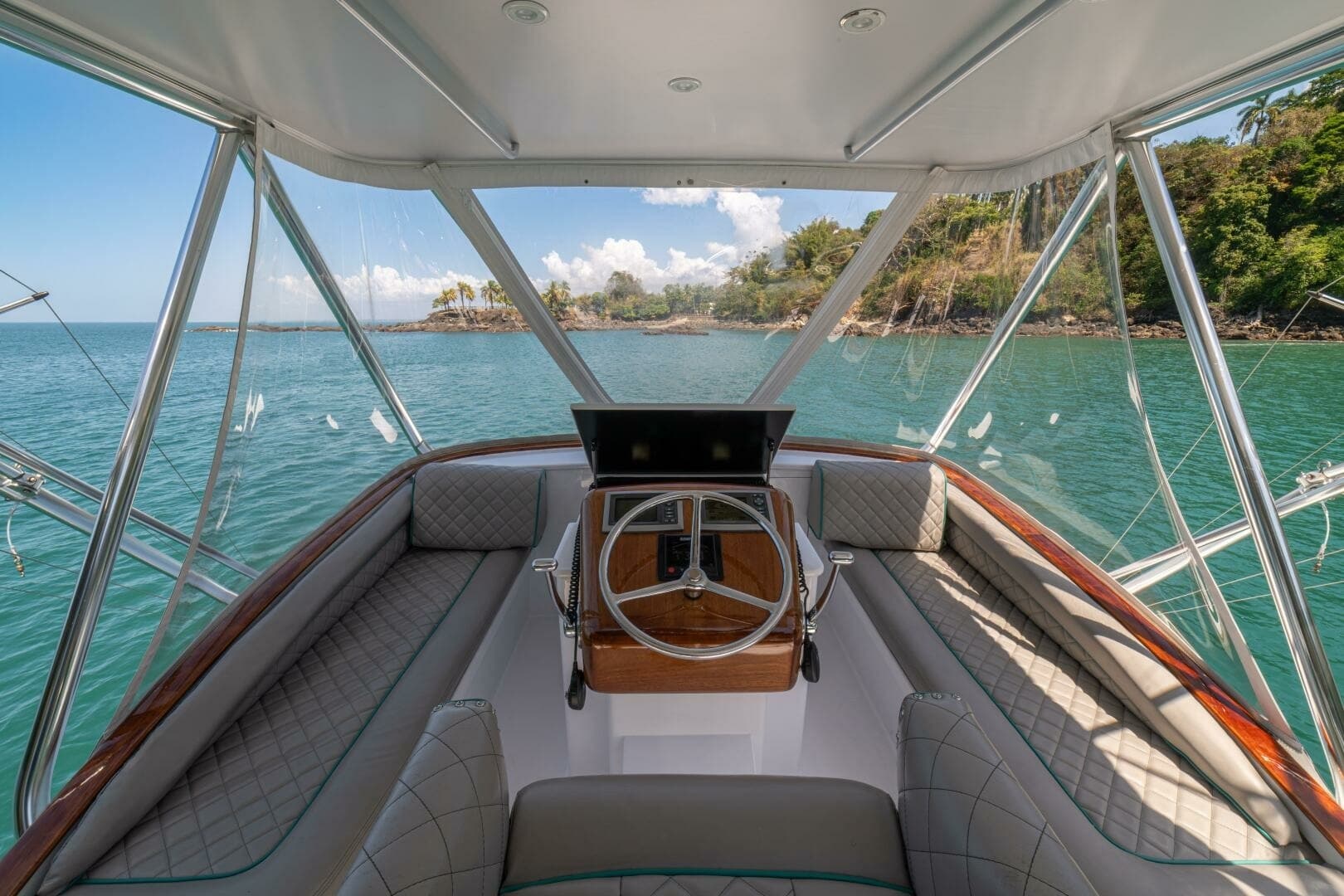 1991 Gamefisherman 40 Convertible "Sabe Nada" - Helm
