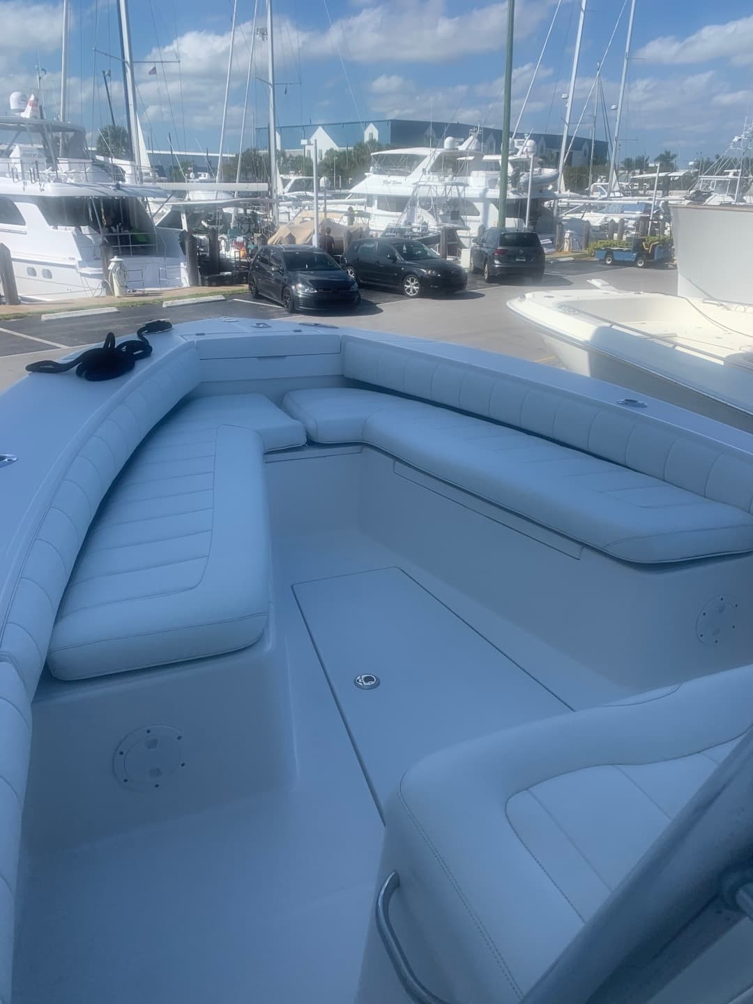 2010 Regulator 26 Forwarding Seating