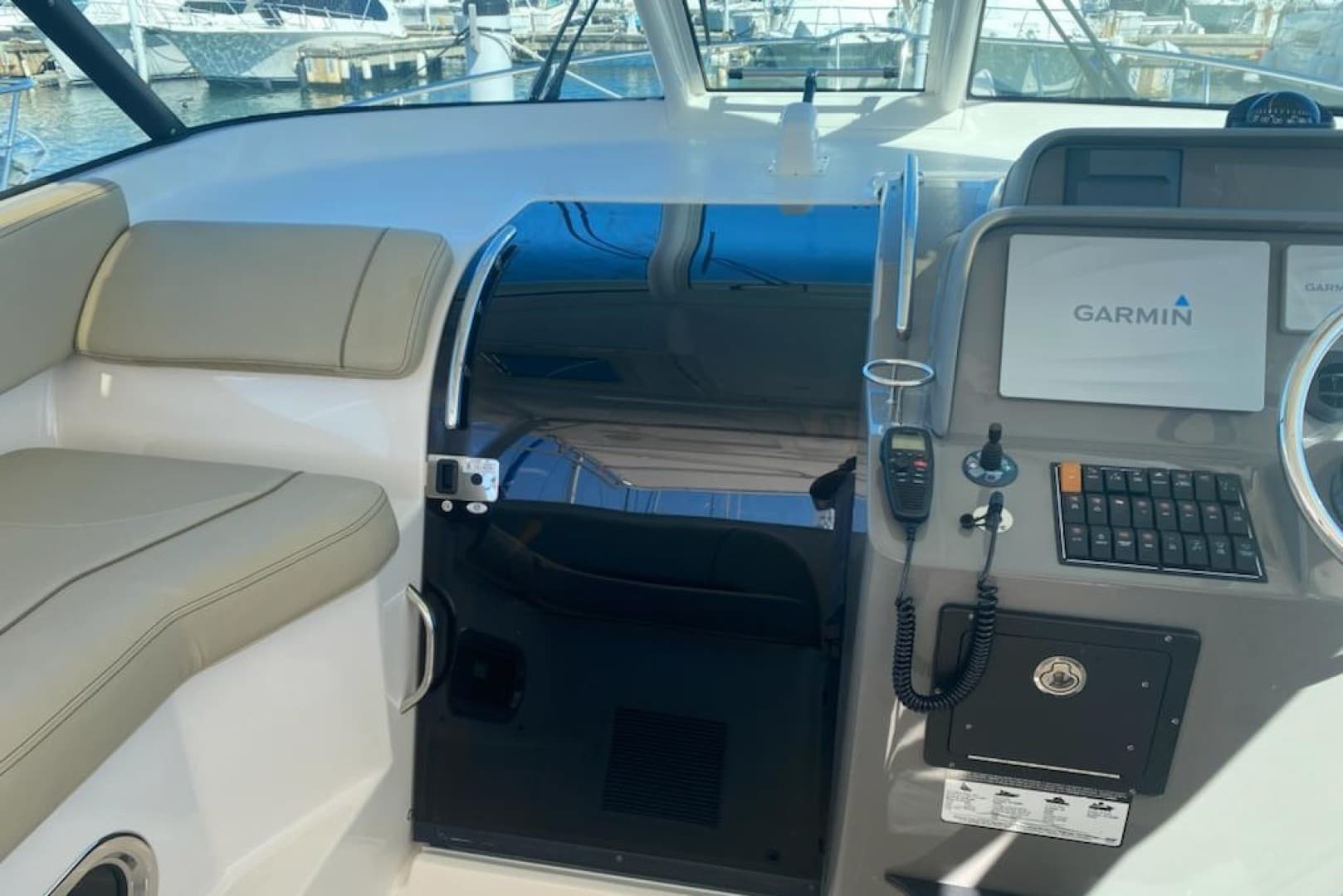 2018 Pursuit OS 385 Offshore