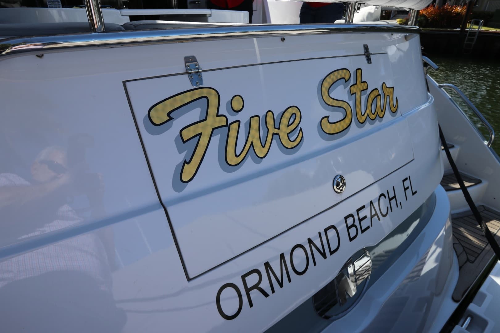 2005 Neptunus 56 Express