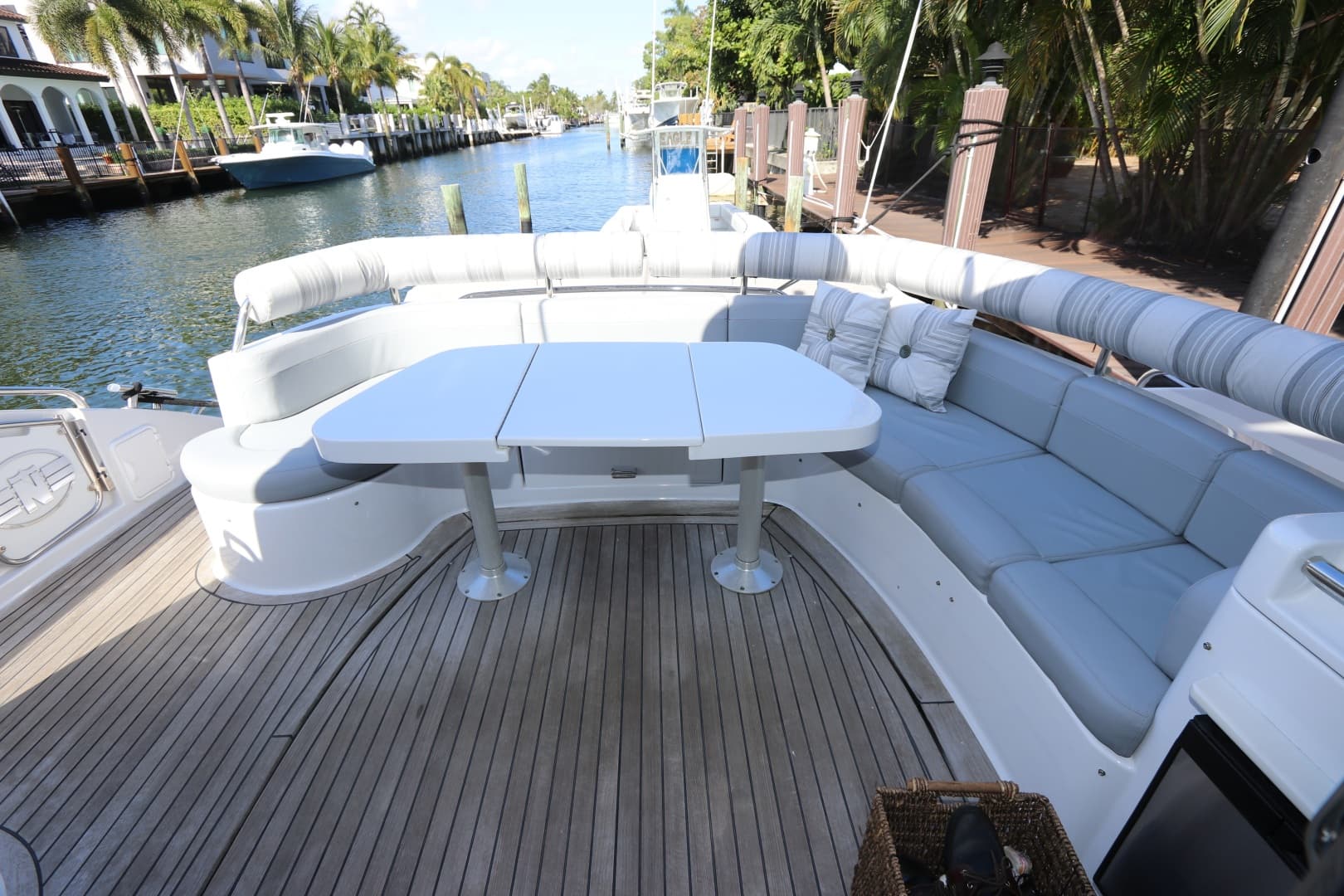 2005 Neptunus 56 Express