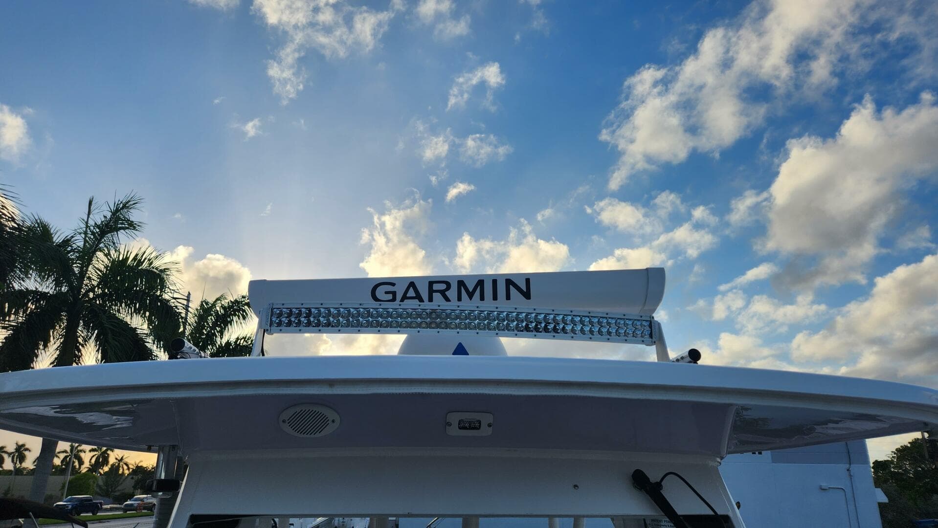 2019 Everglades 355 CC