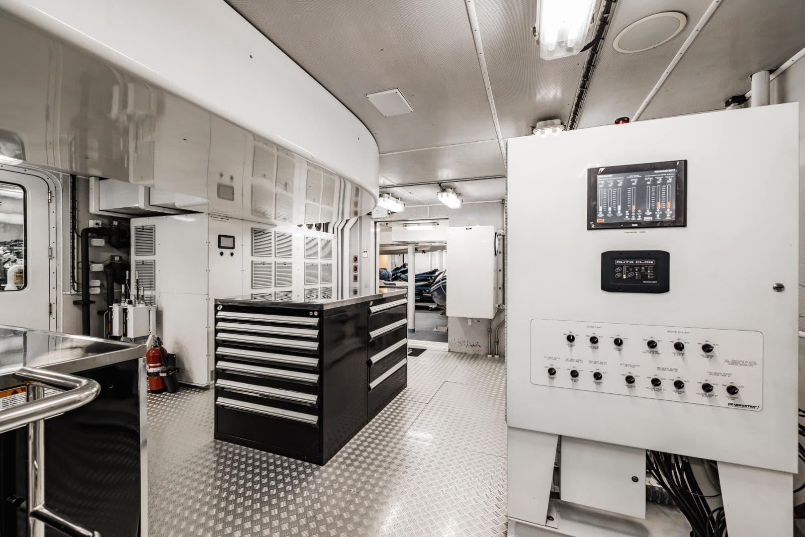 LAUREL 240'/73.15m Delta 2006/2014