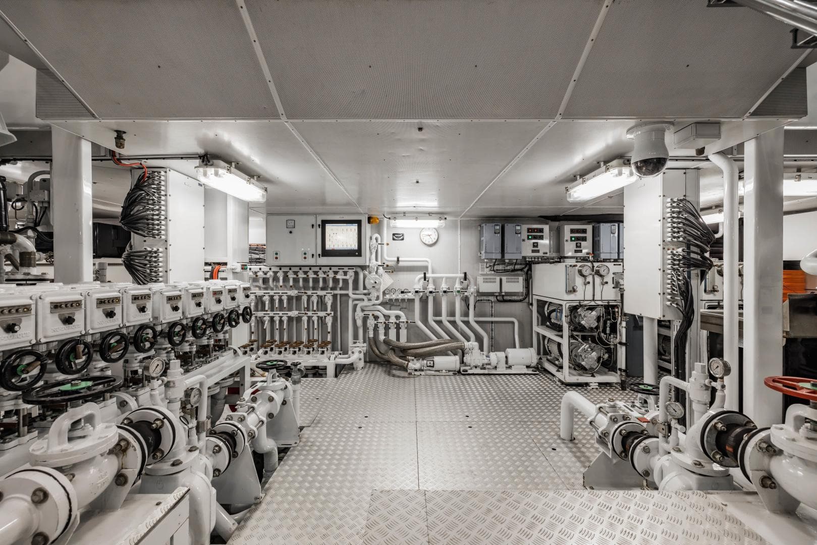 LAUREL 240'/73.15m Delta 2006/2014