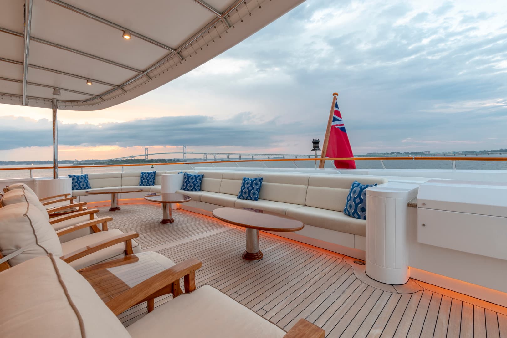 LAUREL 240'/73.15m Delta 2006/2014