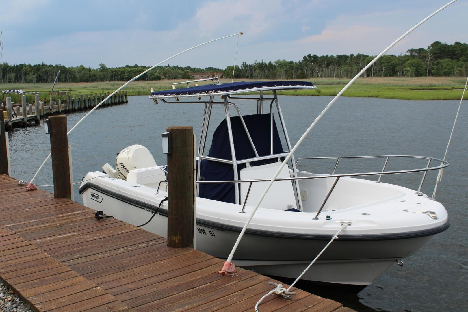 1999 Boston Whaler 23 Outrage