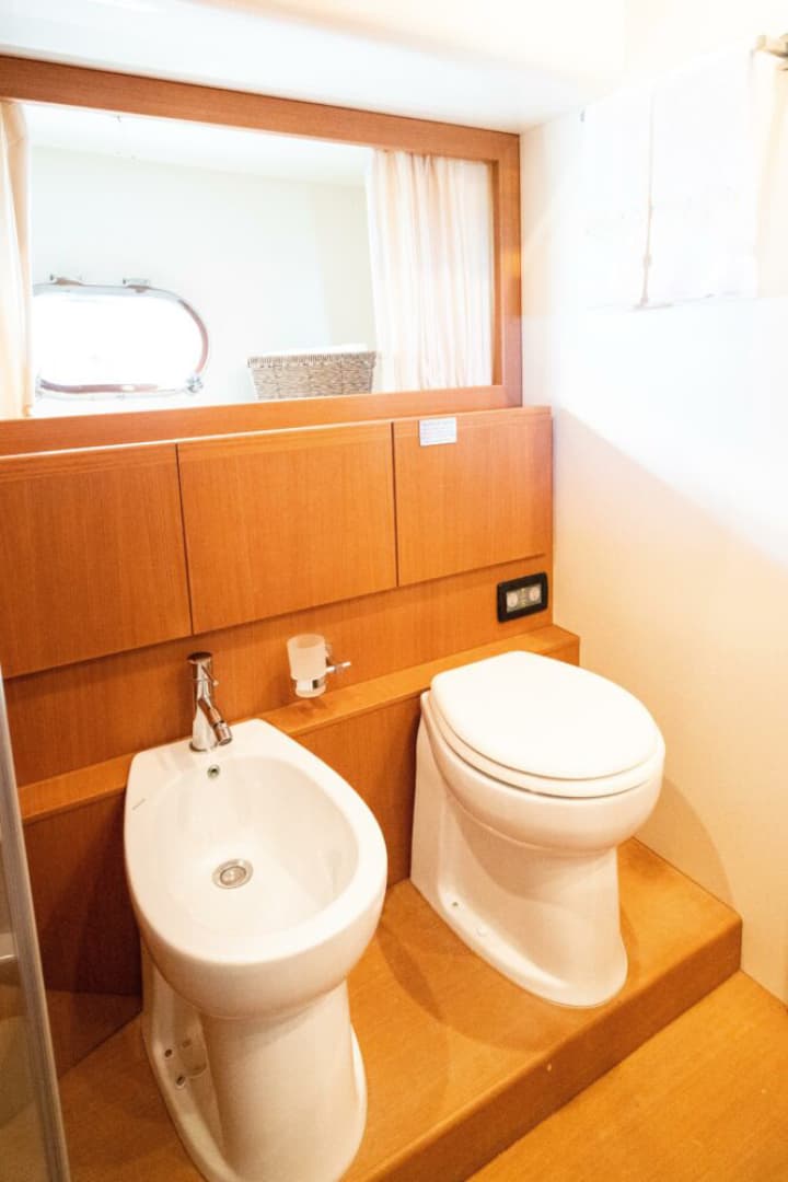 2007 Ferretti Yachts 780