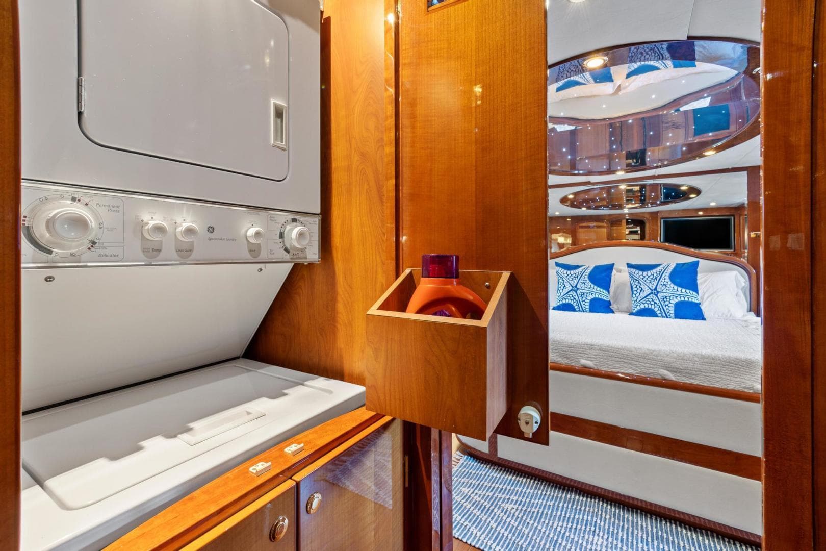 2006 Jefferson Starship Pilothouse