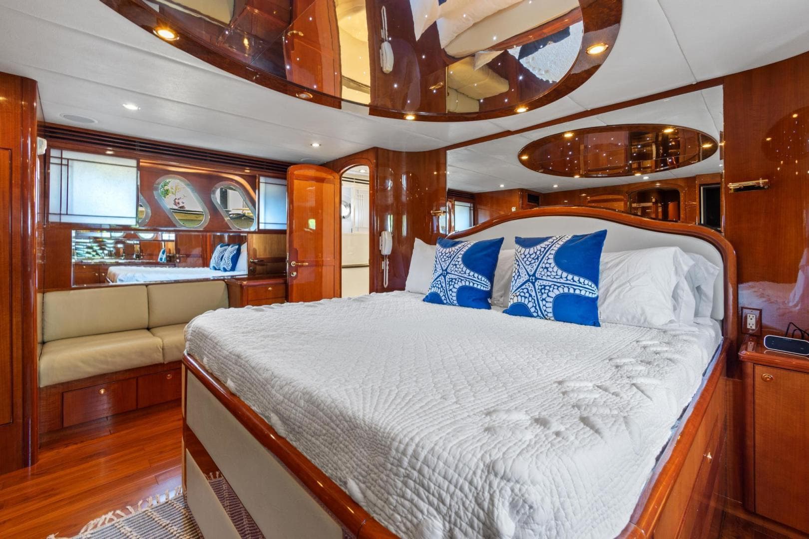 2006 Jefferson Starship Pilothouse