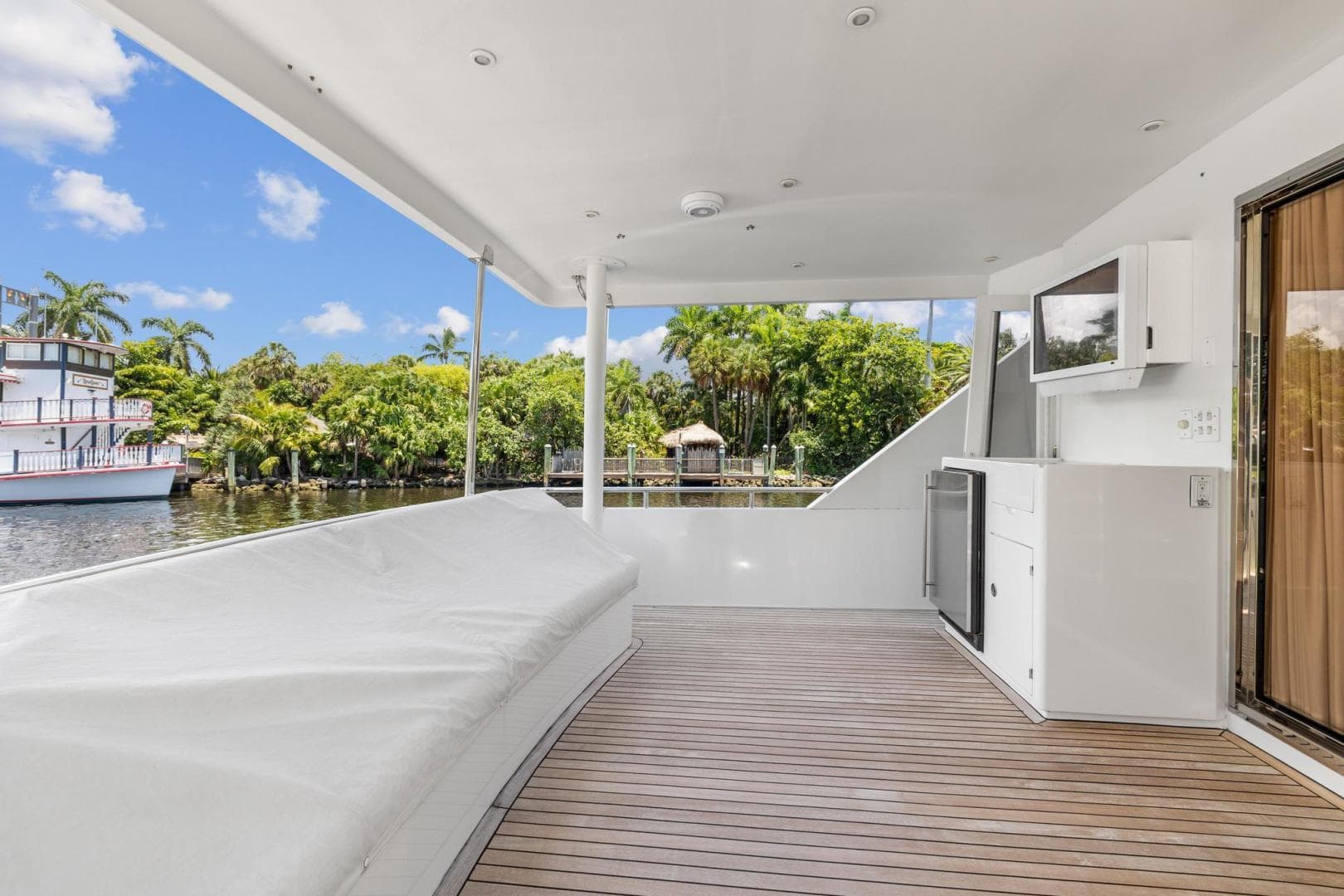 2006 Jefferson Starship Pilothouse