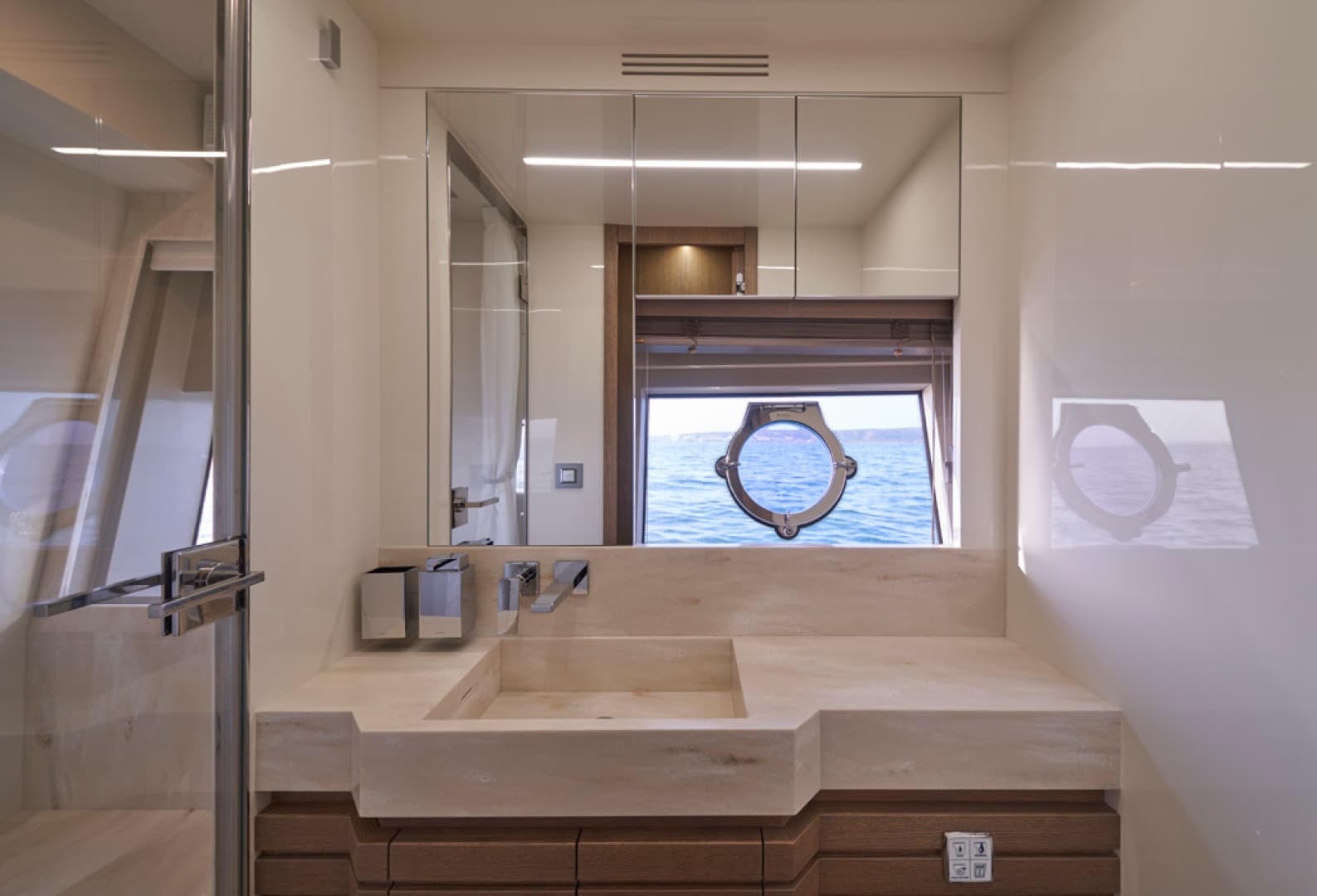 2022 Astondoa 52 Flybridge