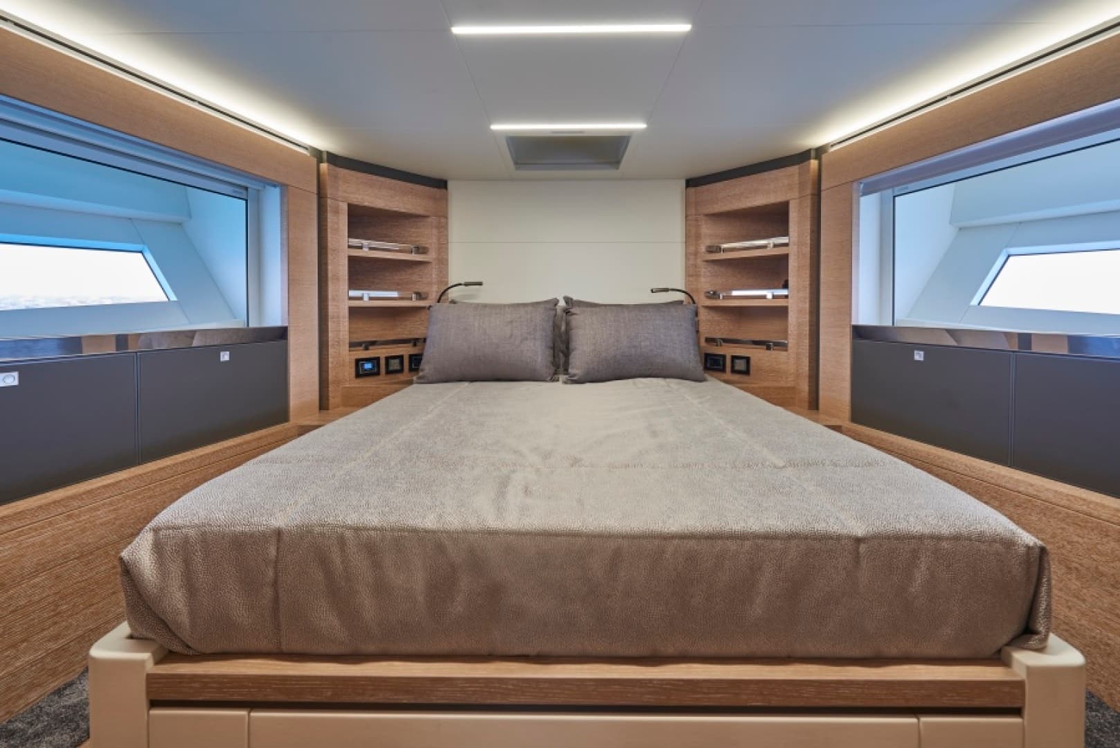 2022 Astondoa 66 Flybridge