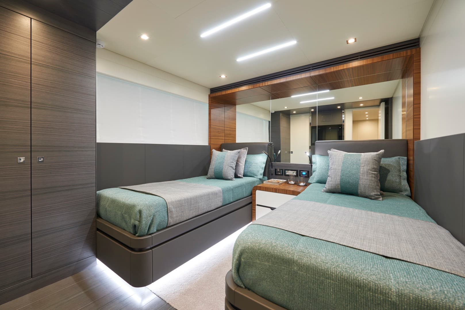 2022 Astondoa 100 Century