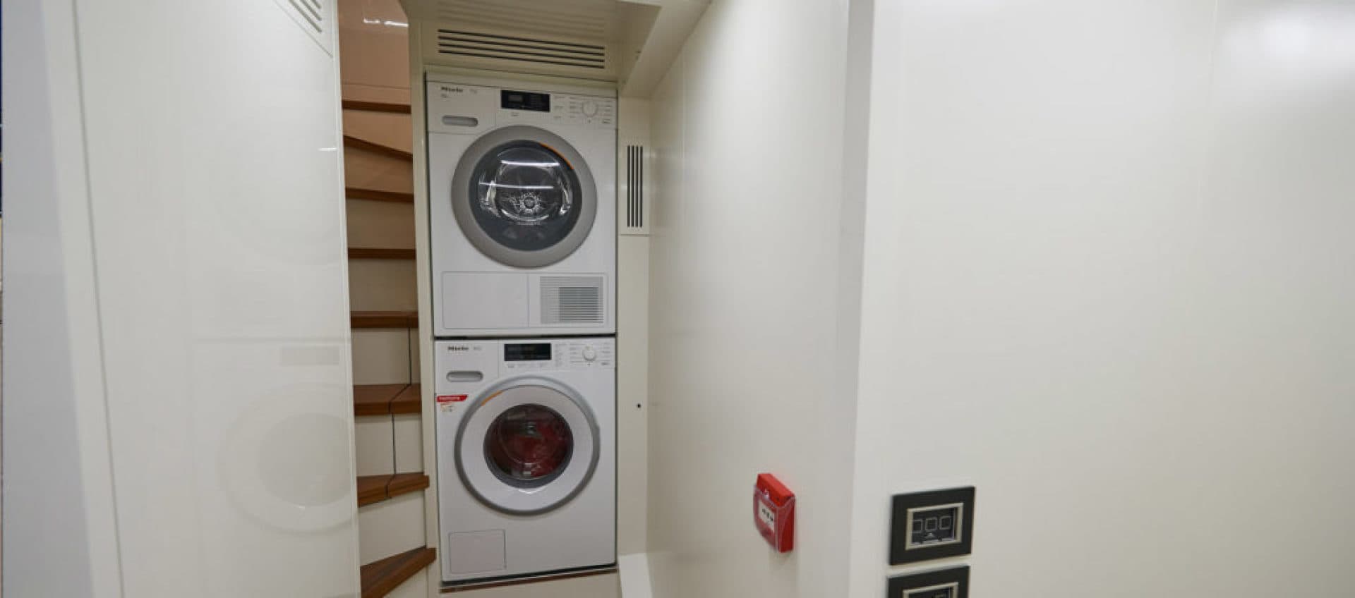 2022 Astondoa 100 Century