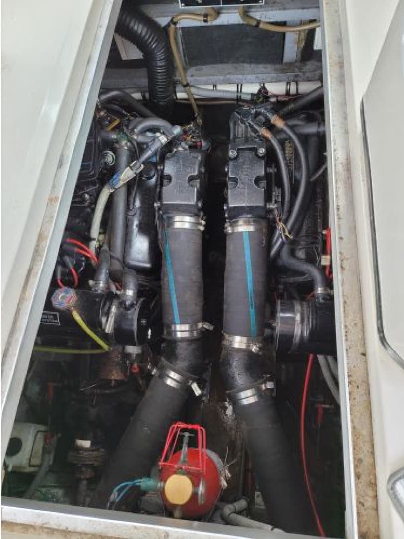 1988 Sea Ray 340 Express Cruiser