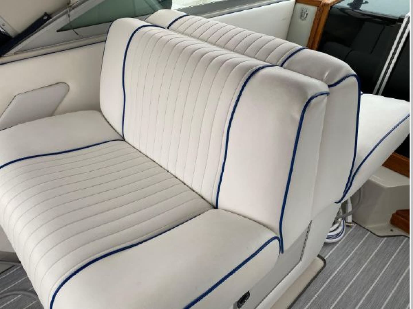 1988 Sea Ray 340 Express Cruiser