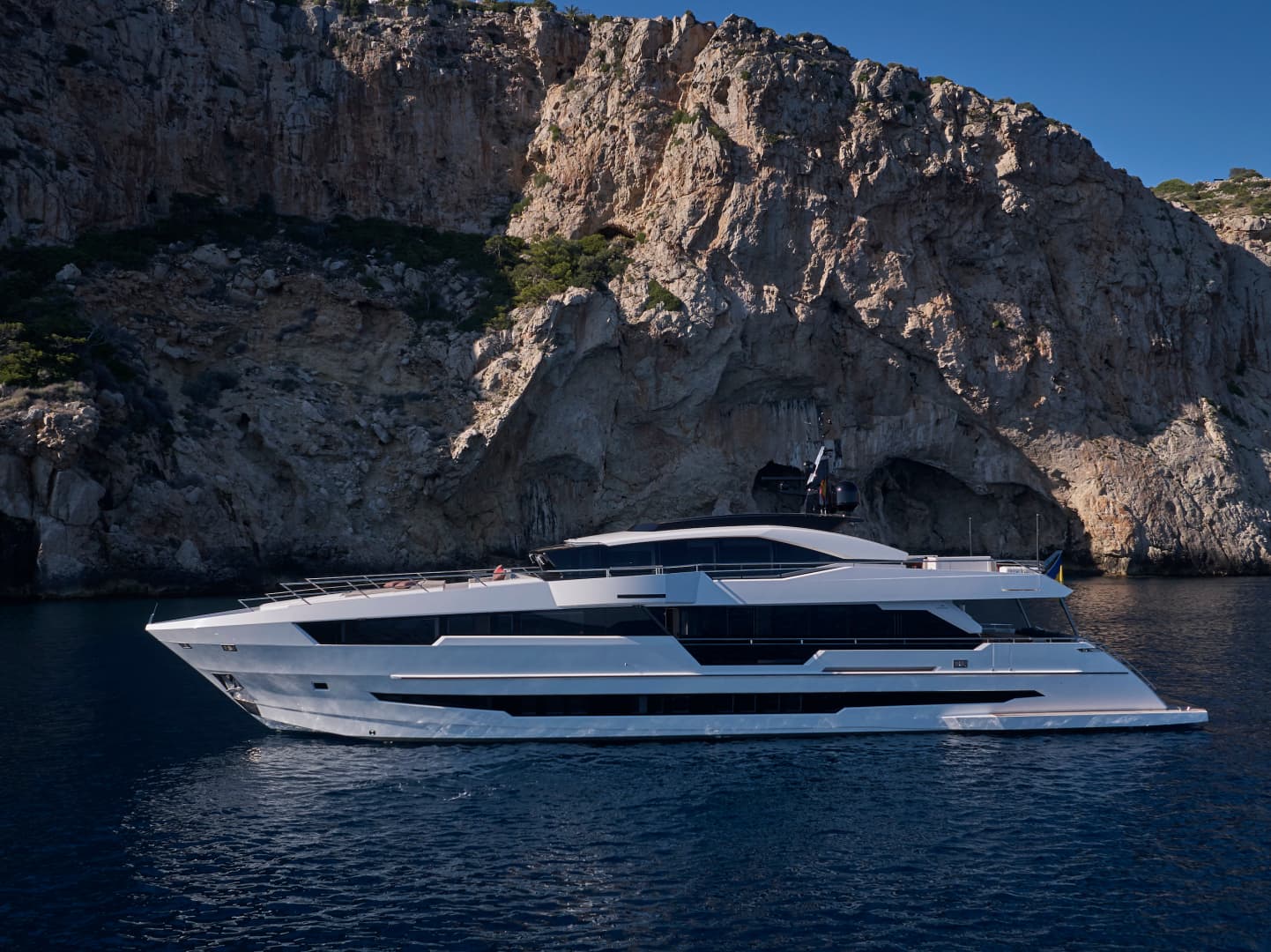 2022 Astondoa 110 Century