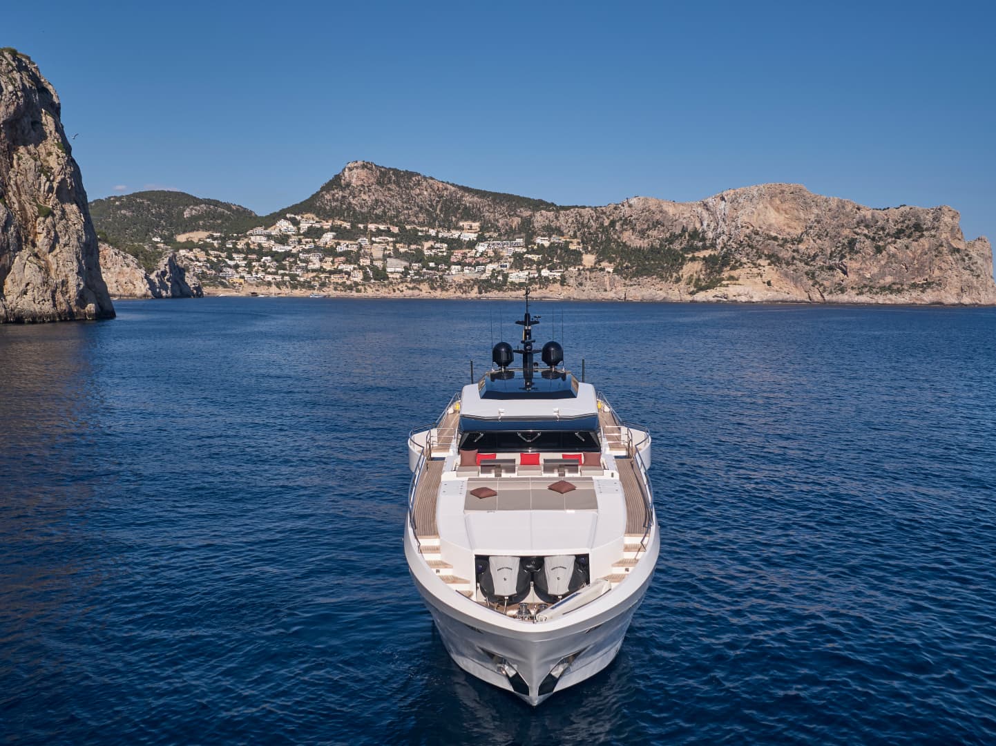 2022 Astondoa 110 Century