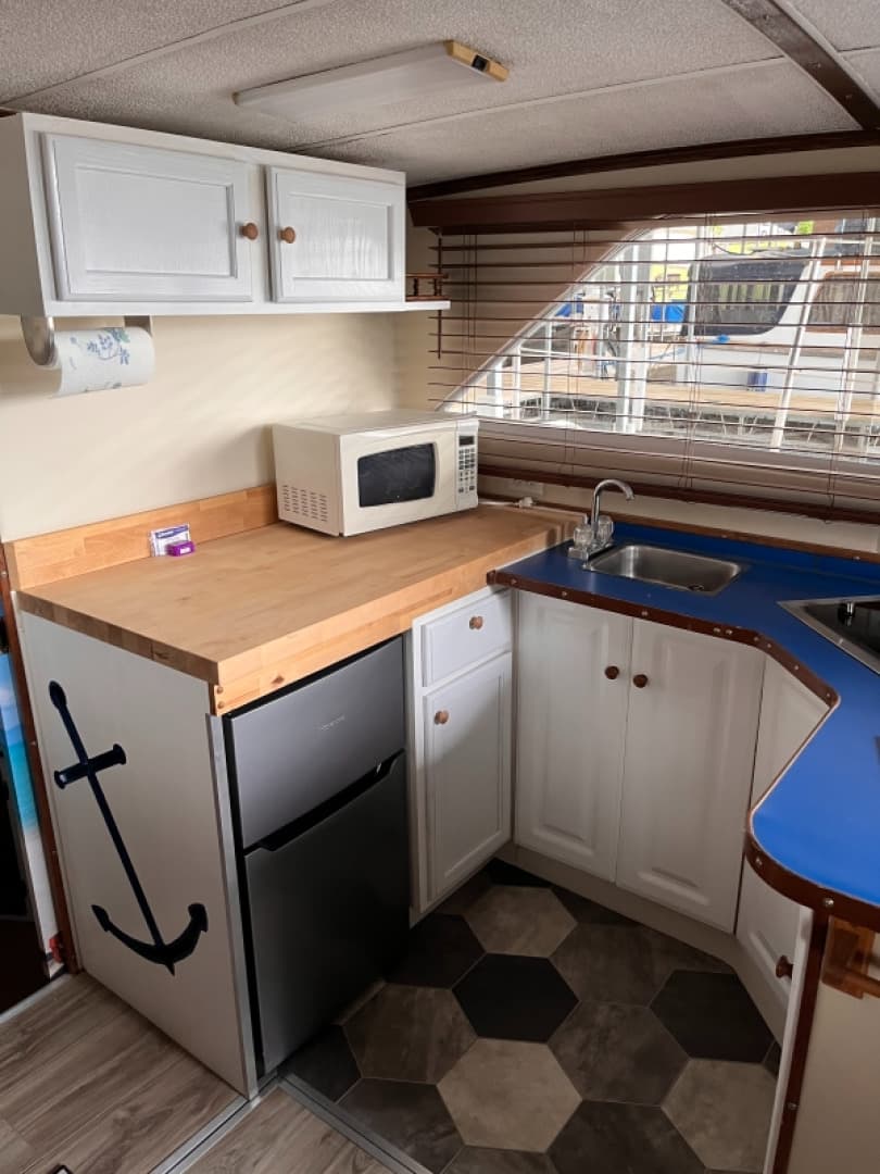 16 Under The Wire 1979 Chris Craft Catalina Galley 3