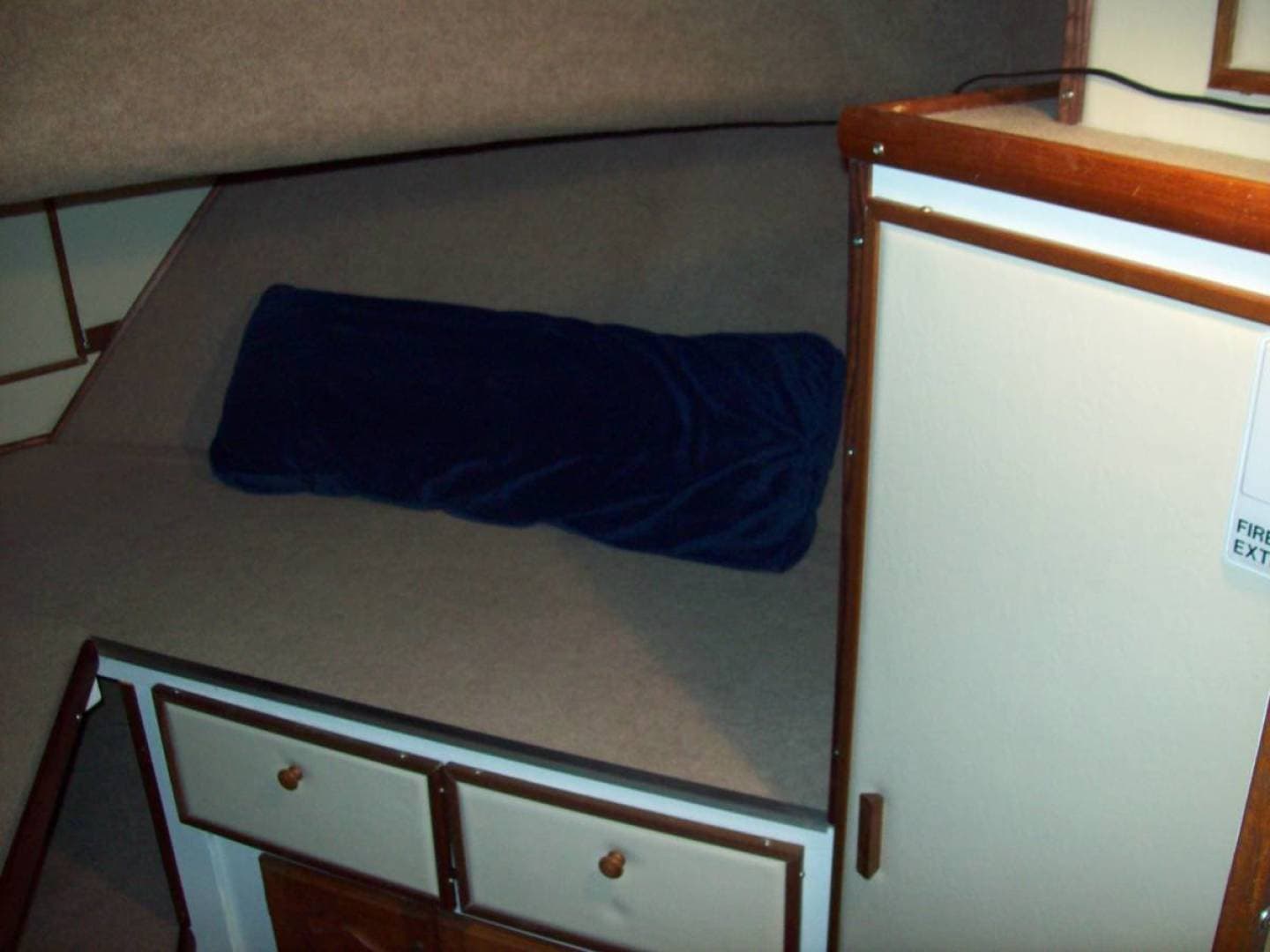 25 Under The Wire 1979 Chris Craft Catalina Locker V Berth