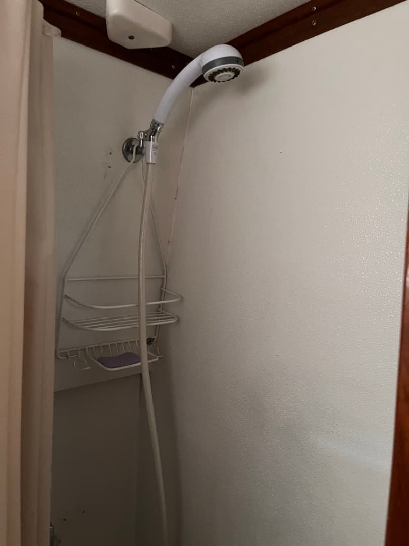 30 Under The Wire 1979 Chris Craft Catalina Shower 