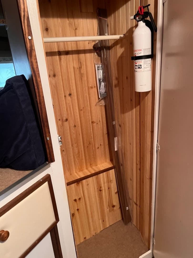 26 Under The Wire 1979 Chris Craft Catalina V Berth Locker Inside 