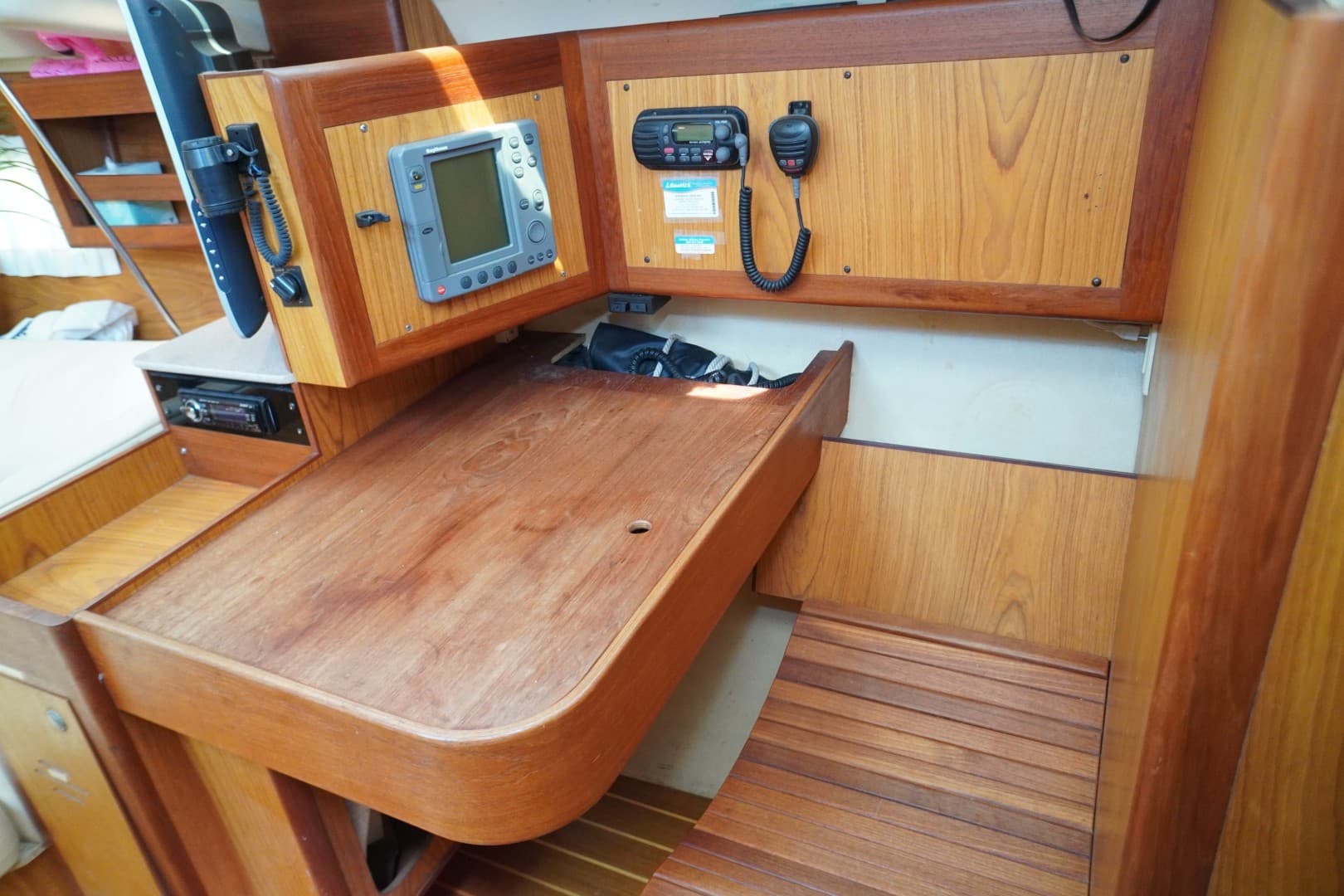 2000 Hunter Passage 420