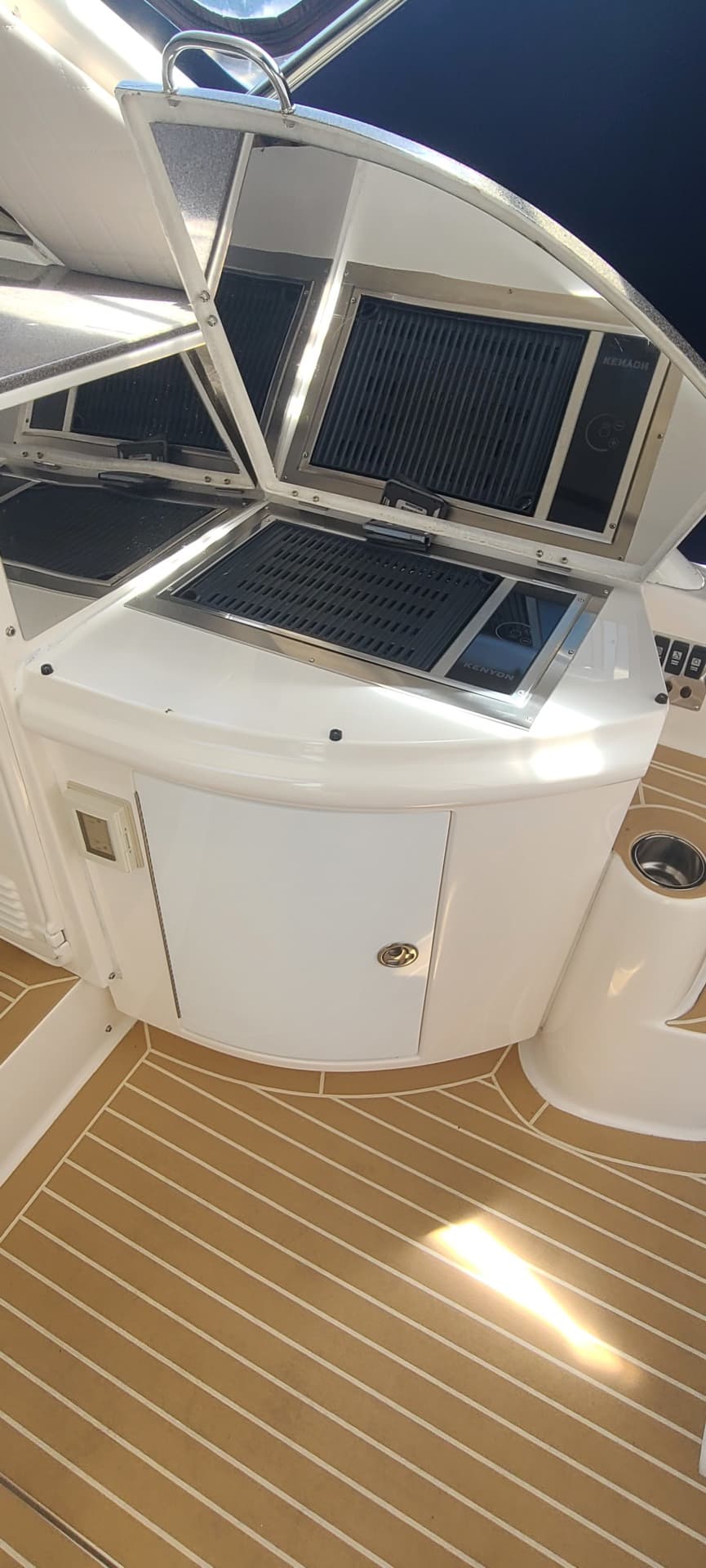 2007 Regal 4460 Commodore