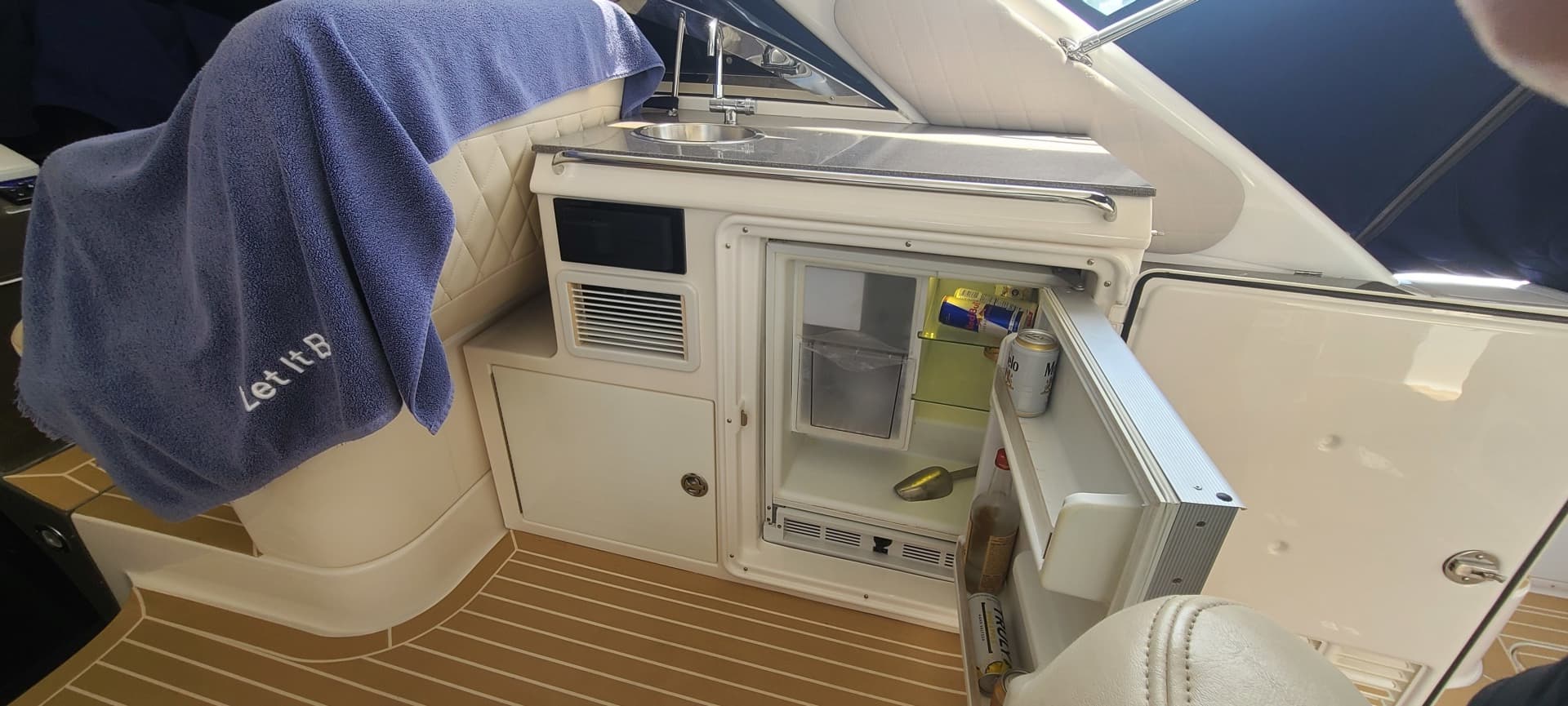 2007 Regal 4460 Commodore